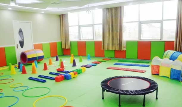 ��������ͯ���ڰl(f��)չ����