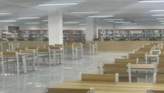 ���������е��I(y��)�W(xu��)У�D����[��