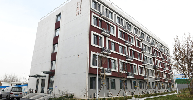 �Ͳ��е��R�����ܿƼ��W(xu��)У�W(xu��)����Ԣ